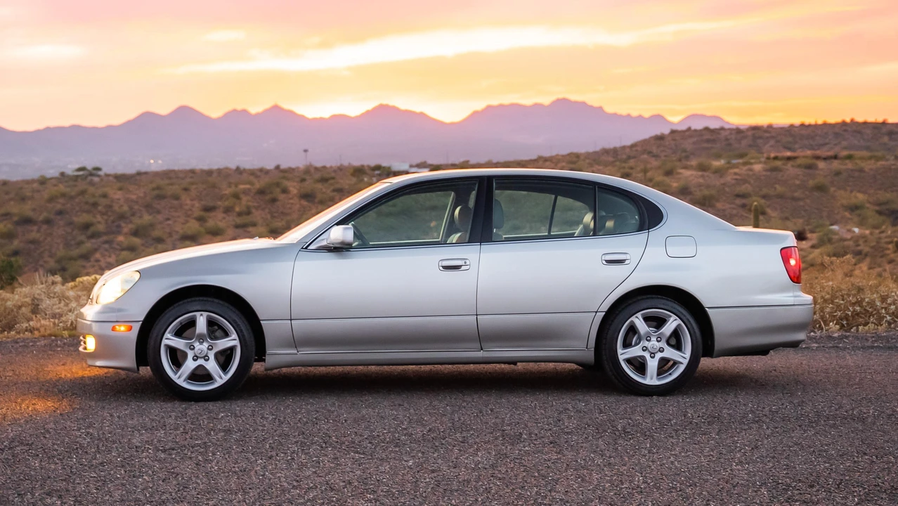 2001 Lexus GS 2nd Gen - Image 12 of 31