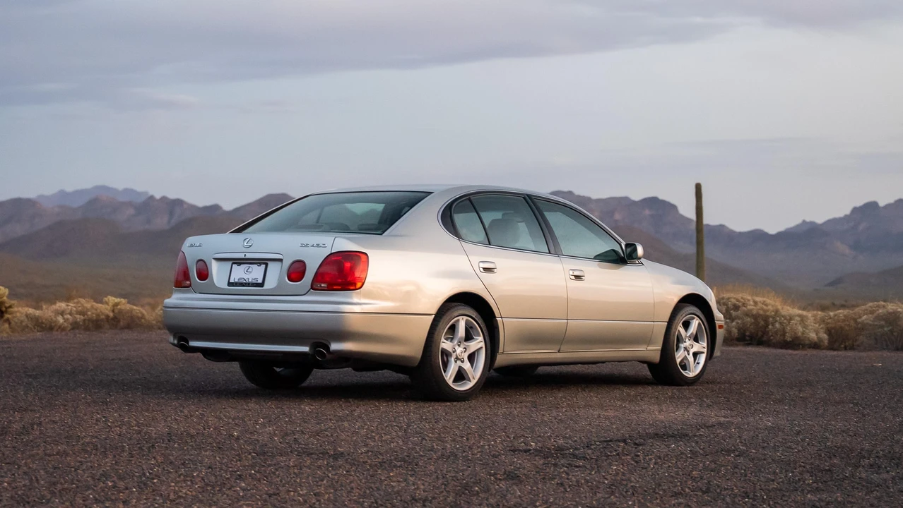 2001 Lexus GS 2nd Gen - Image 24 of 31