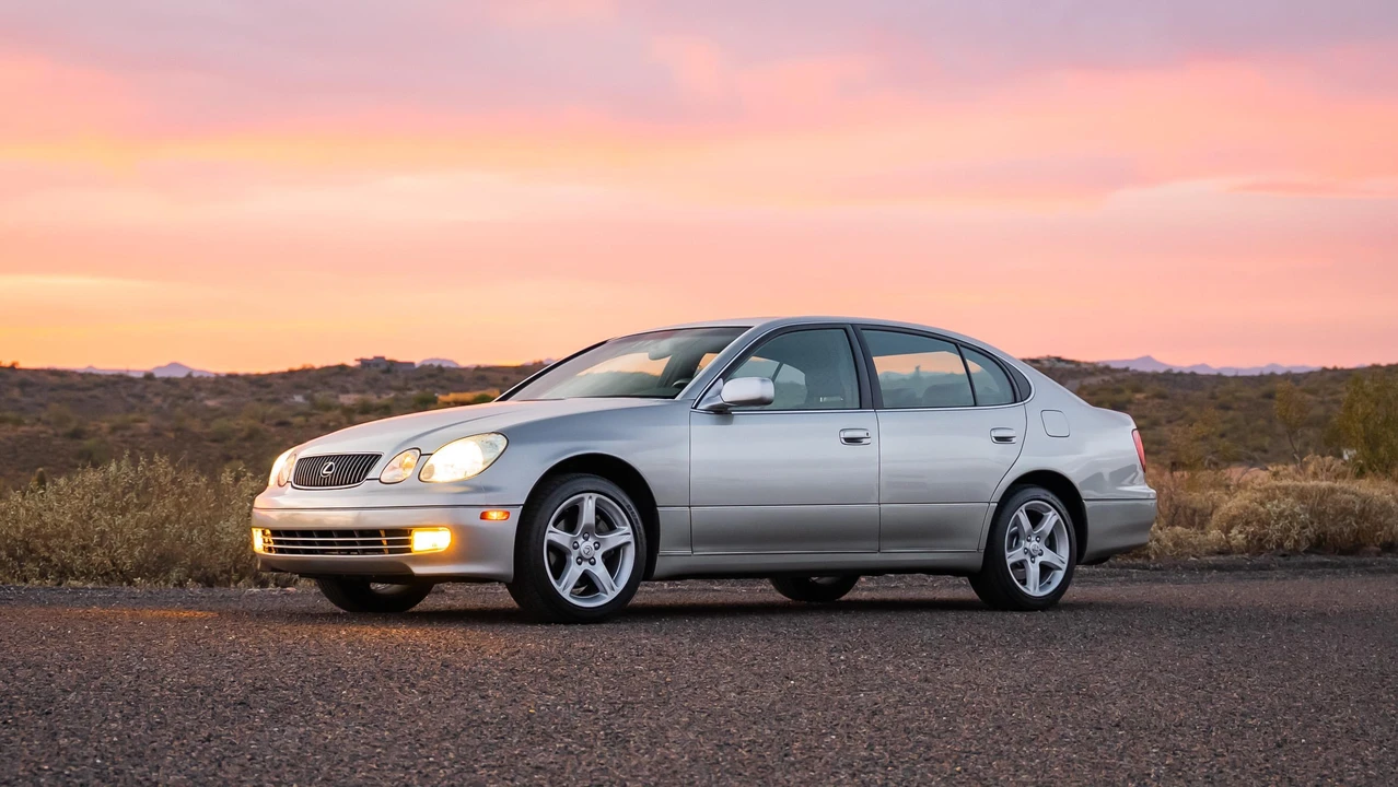 2001 Lexus GS 2nd Gen - Image 11 of 31