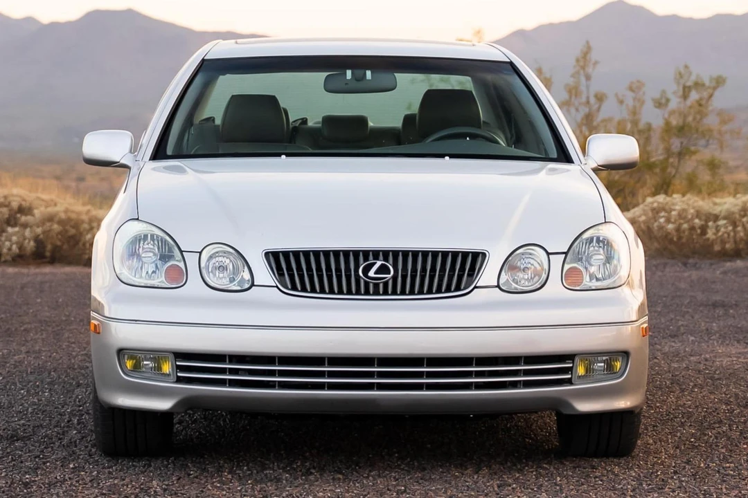 2001 Lexus GS 2nd Gen - Image 2 of 31