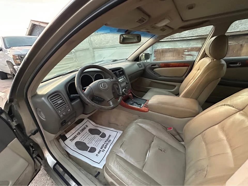2001 Lexus GS 2nd Gen - Image 10 of 19