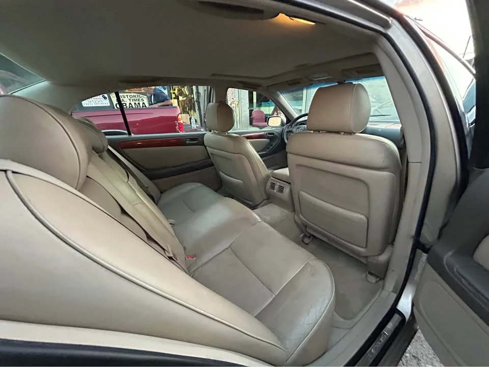 2001 Lexus GS 2nd Gen - Image 16 of 19