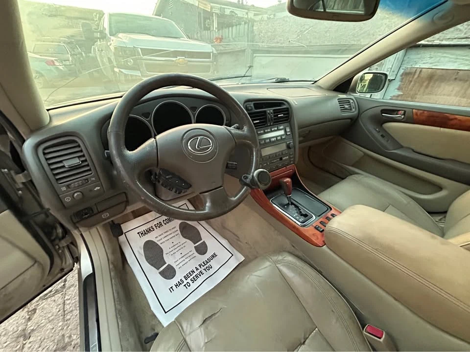 2001 Lexus GS 2nd Gen - Image 11 of 19