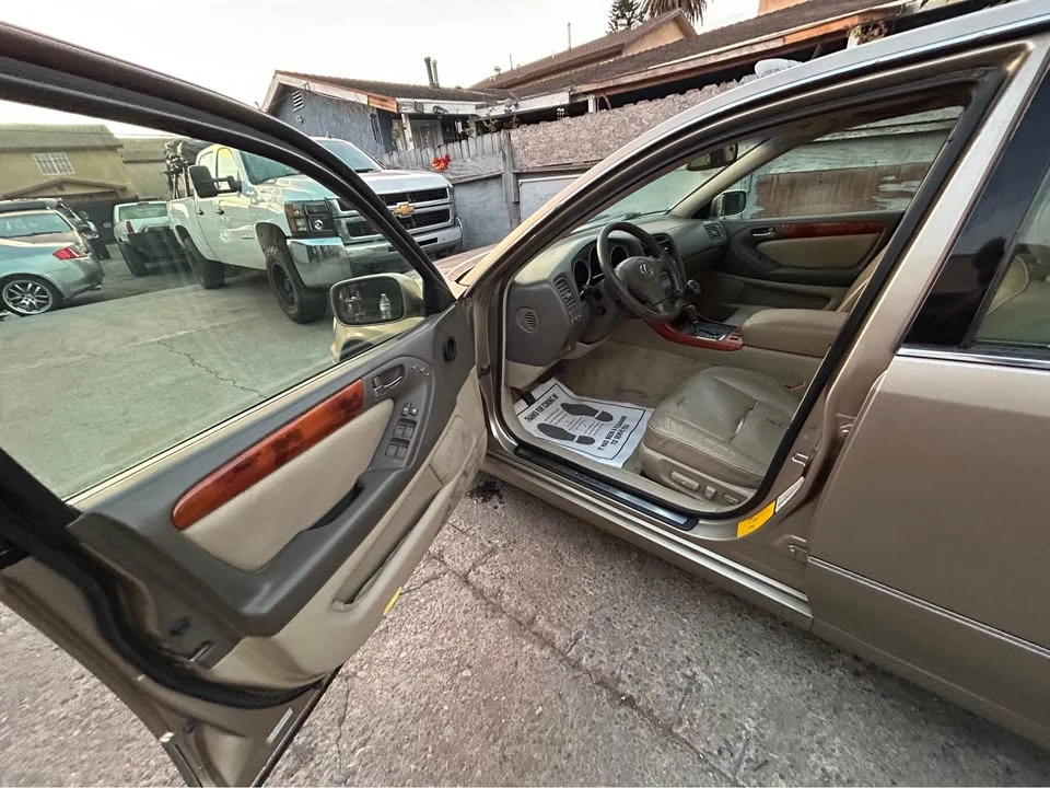 2001 Lexus GS 2nd Gen - Image 14 of 19