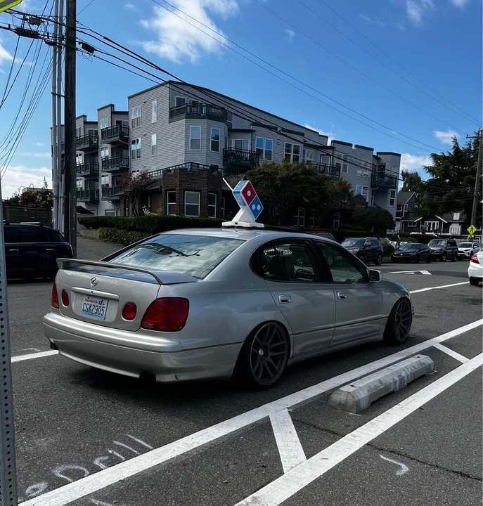 2001 Lexus GS 2nd Gen - Image 2 of 3
