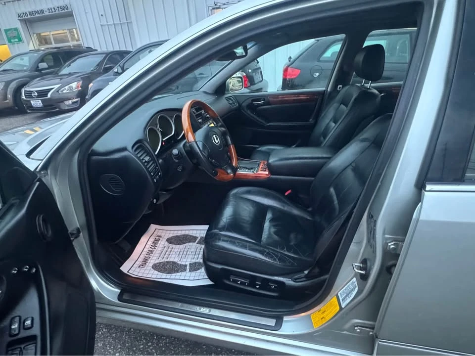 2001 Lexus GS 2nd Gen - Image 10 of 20