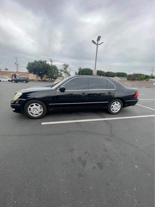 2001 Lexus GS 2nd Gen - Image 2 of 7