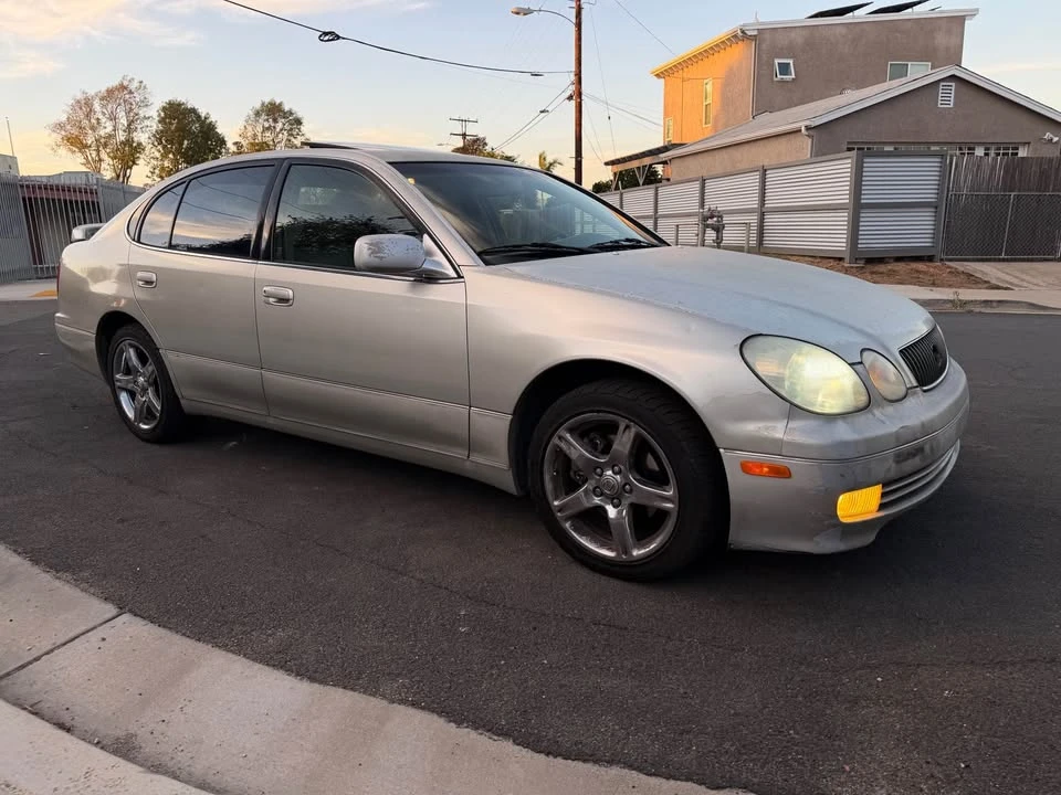 2001 Lexus GS 2nd Gen - Image 2 of 20