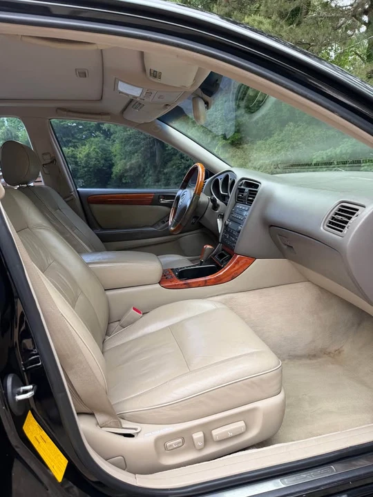 2001 Lexus GS 2nd Gen - Image 10 of 17