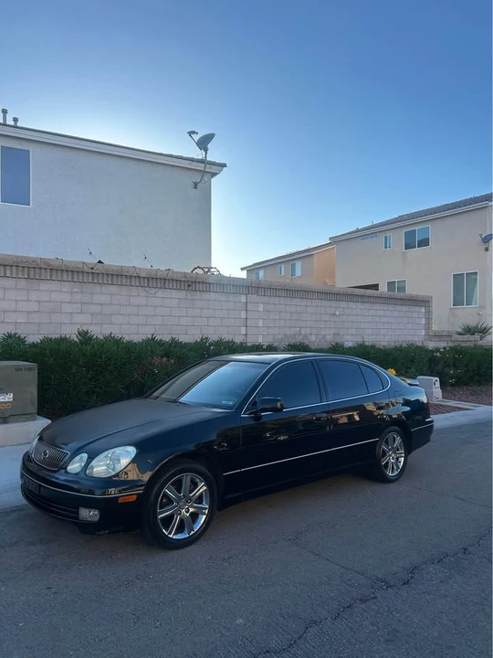 2001 Lexus GS 2nd Gen - Image 2 of 11