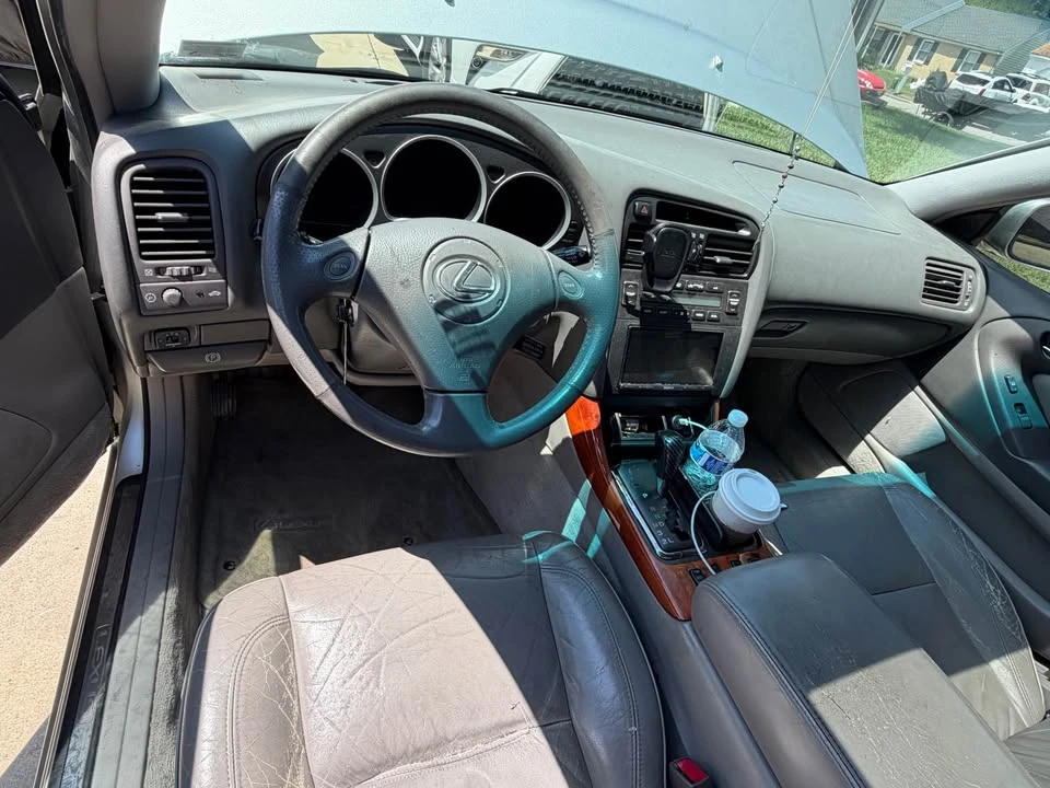 2001 Lexus GS 2nd Gen - Image 2 of 4