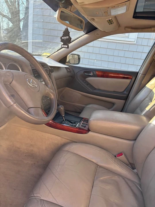 2001 Lexus GS 2nd Gen - Image 5 of 11