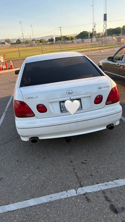 2001 Lexus GS 2nd Gen - Image 2 of 12
