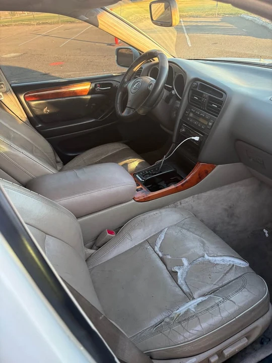 2001 Lexus GS 2nd Gen - Image 7 of 12