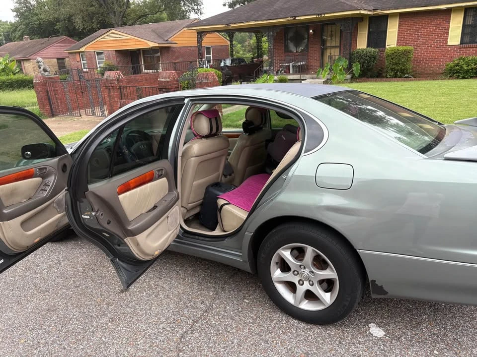 2001 Lexus GS 2nd Gen - Image 4 of 4