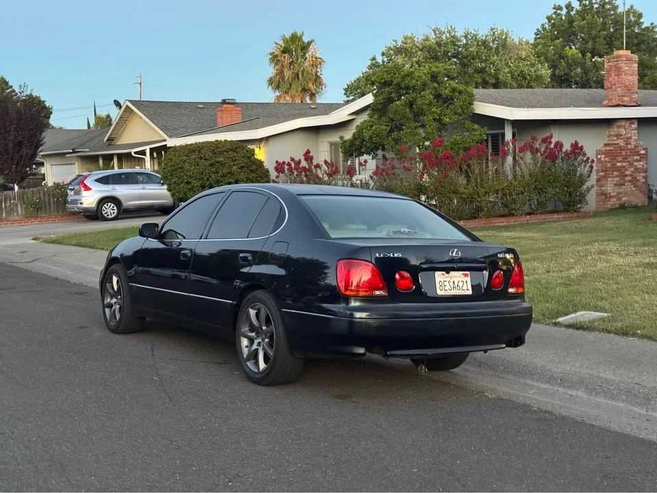 2001 Lexus GS 2nd Gen - Image 2 of 8