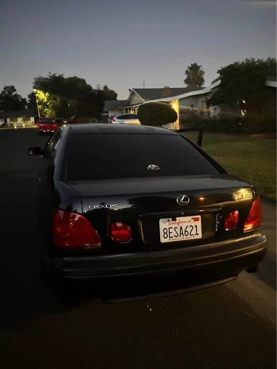 2001 Lexus GS 2nd Gen - Image 4 of 8