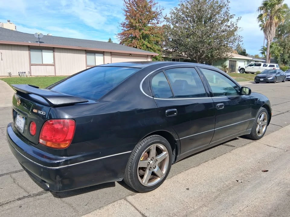 2001 Lexus GS 2nd Gen - Image 4 of 10