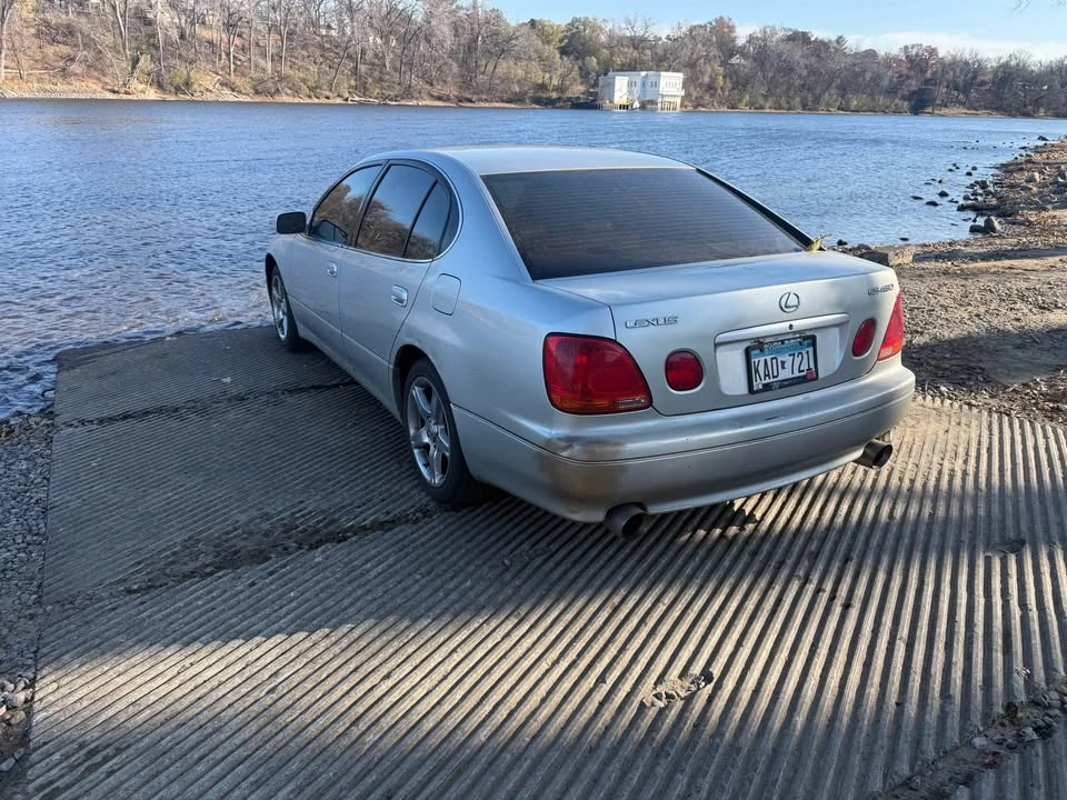 2001 Lexus GS 2nd Gen - Image 2 of 7