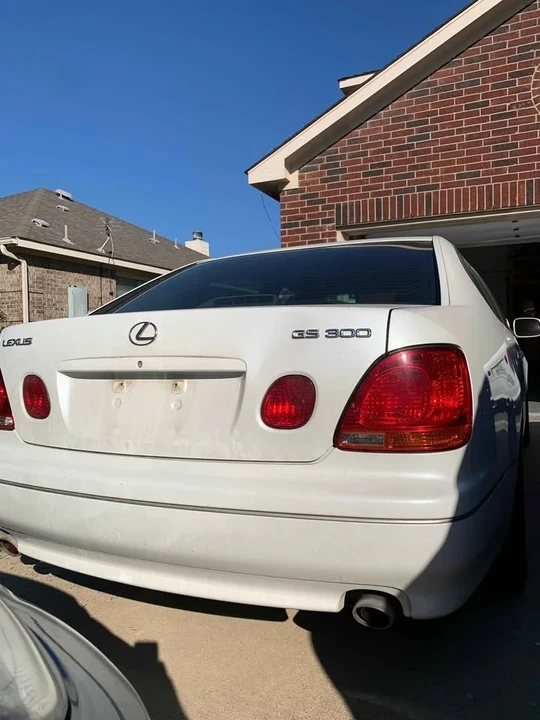 2001 Lexus GS 2nd Gen - Image 4 of 10