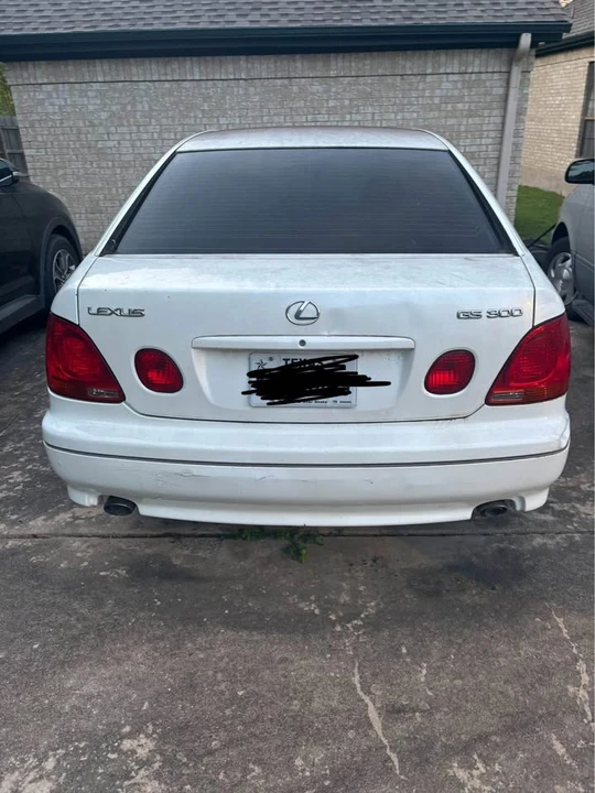 2001 Lexus GS 2nd Gen - Image 2 of 9