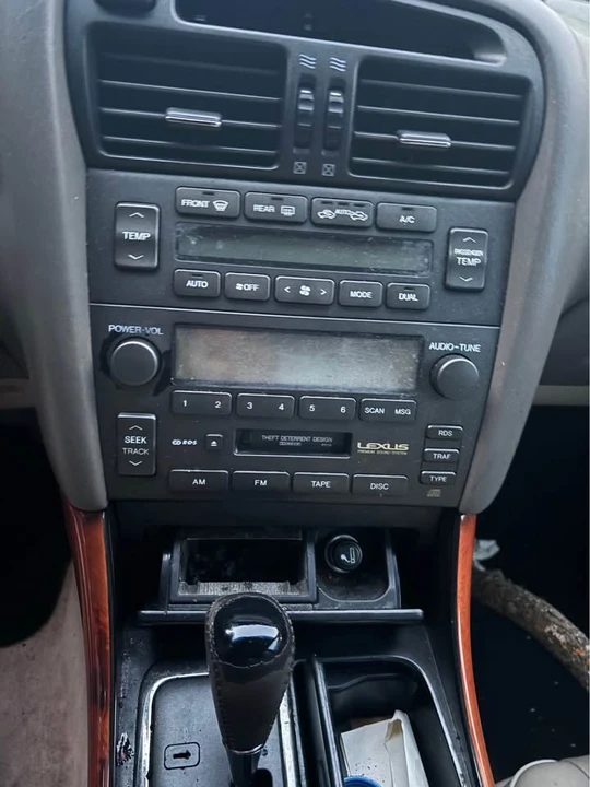 2001 Lexus GS 2nd Gen - Image 5 of 9