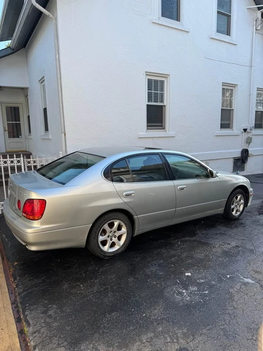 2001 Lexus GS 2nd Gen - Image 4 of 9