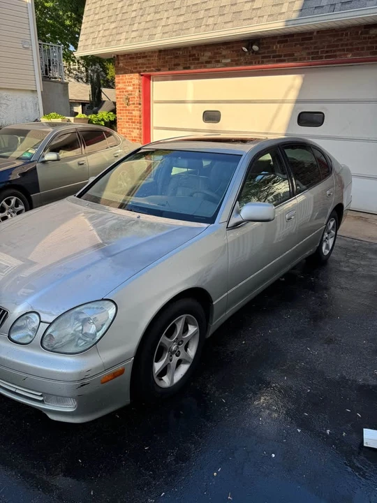 2001 Lexus GS 2nd Gen - Image 2 of 9