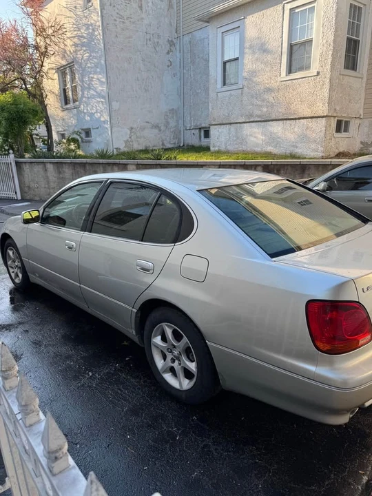 2001 Lexus GS 2nd Gen - Image 3 of 9