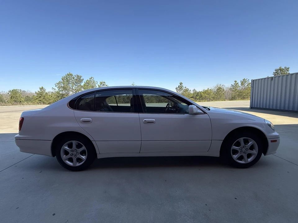2001 Lexus GS 2nd Gen - Image 24 of 31