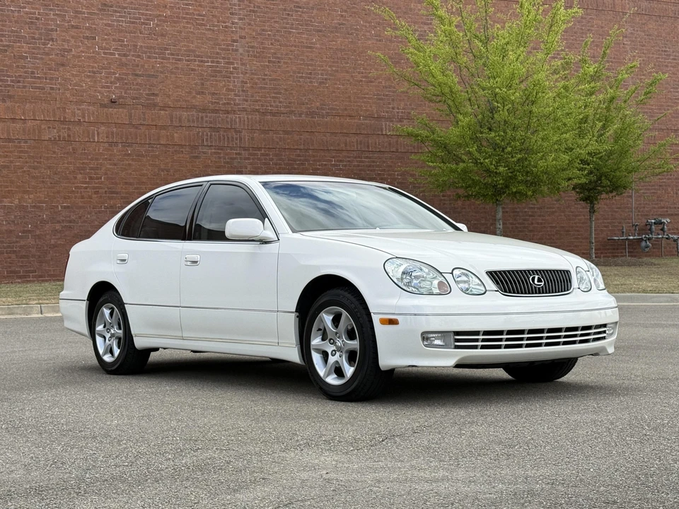 2001 Lexus GS 2nd Gen - Image 2 of 31