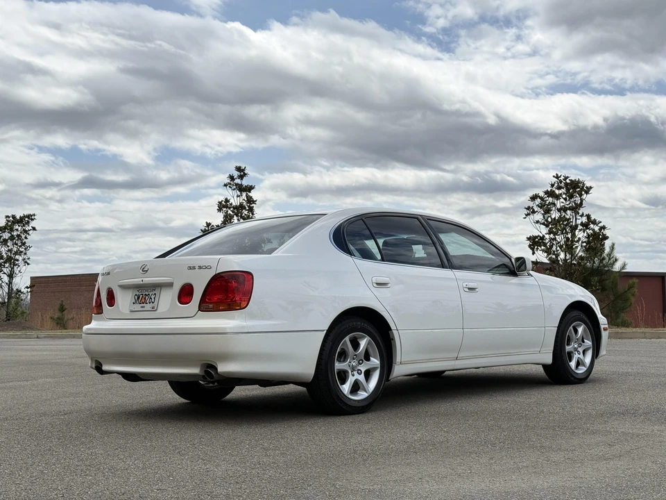 2001 Lexus GS 2nd Gen - Image 20 of 31