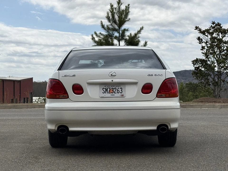 2001 Lexus GS 2nd Gen - Image 18 of 31