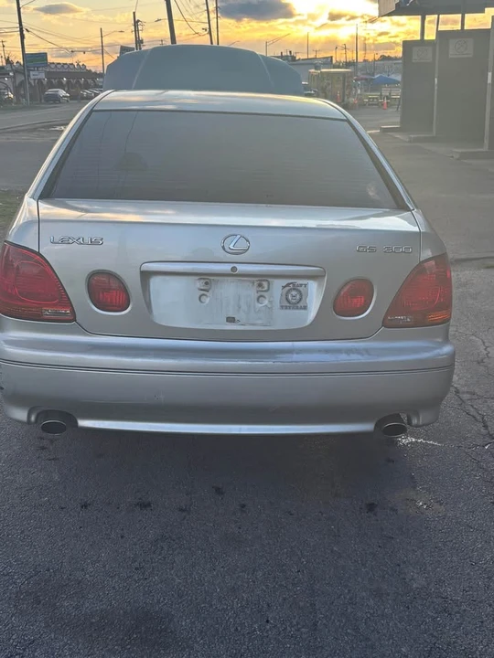 2001 Lexus GS 2nd Gen - Image 2 of 2