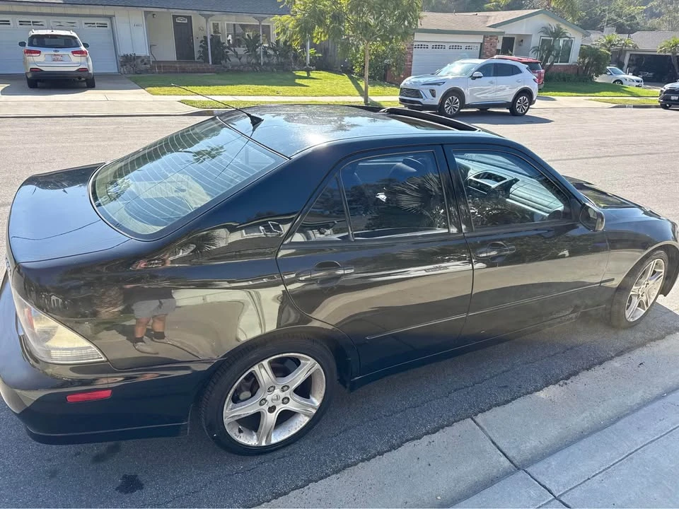 2001 Lexus IS 1st Gen - Image 4 of 12