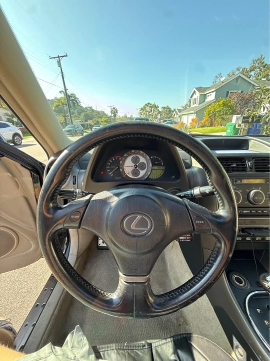 2001 Lexus IS 1st Gen - Image 9 of 12