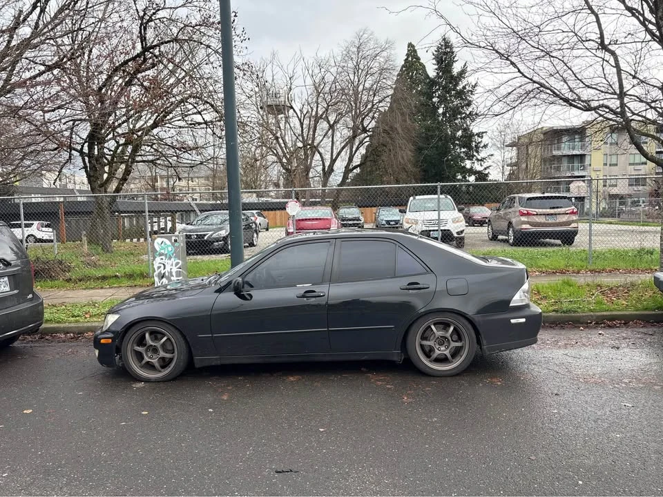 2001 Lexus IS 1st Gen - Image 2 of 8