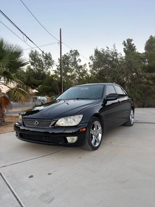 2001 Lexus IS 1st Gen - Image 4 of 8
