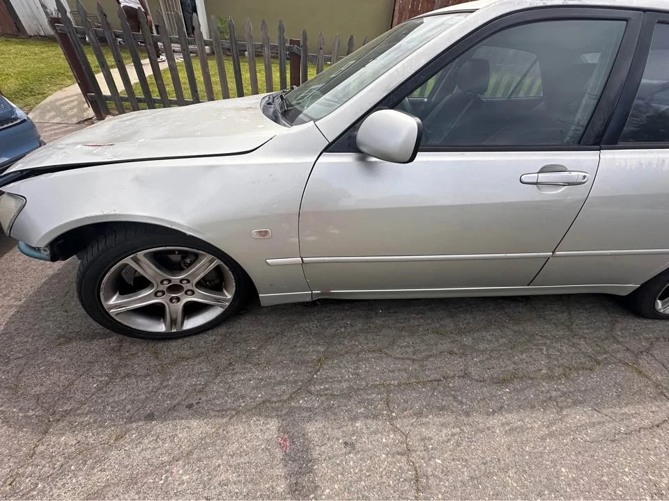 2001 Lexus IS 1st Gen - Image 6 of 9