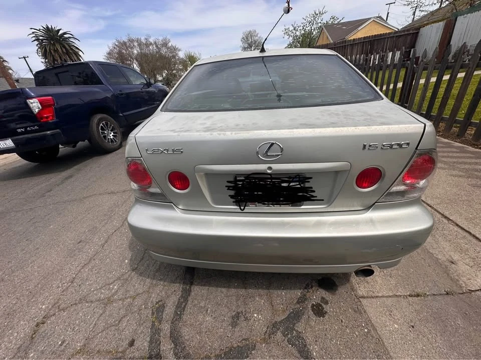 2001 Lexus IS 1st Gen - Image 9 of 9