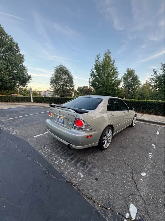 2001 Lexus IS 1st Gen - Image 3 of 7