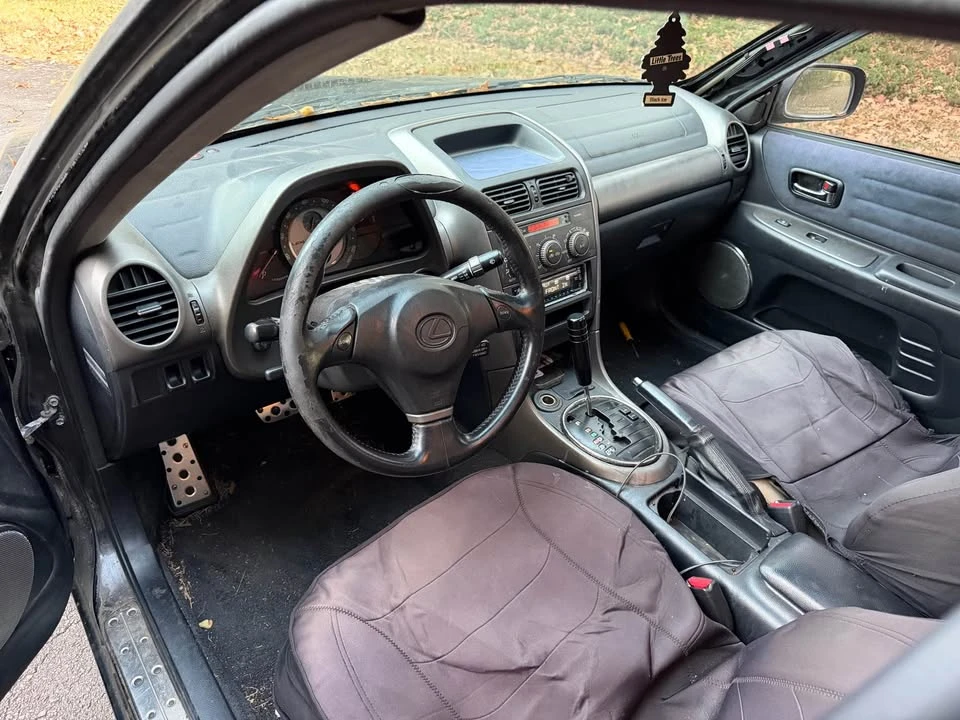 2001 Lexus IS 1st Gen - Image 4 of 5