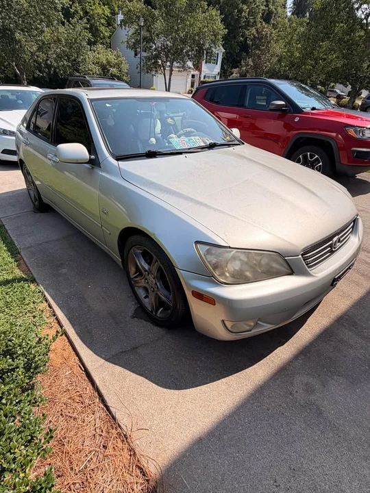 2001 Lexus IS 1st Gen - Image 2 of 4