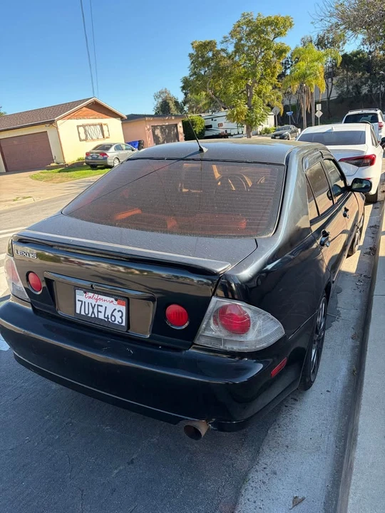 2001 Lexus IS 1st Gen - Image 5 of 9