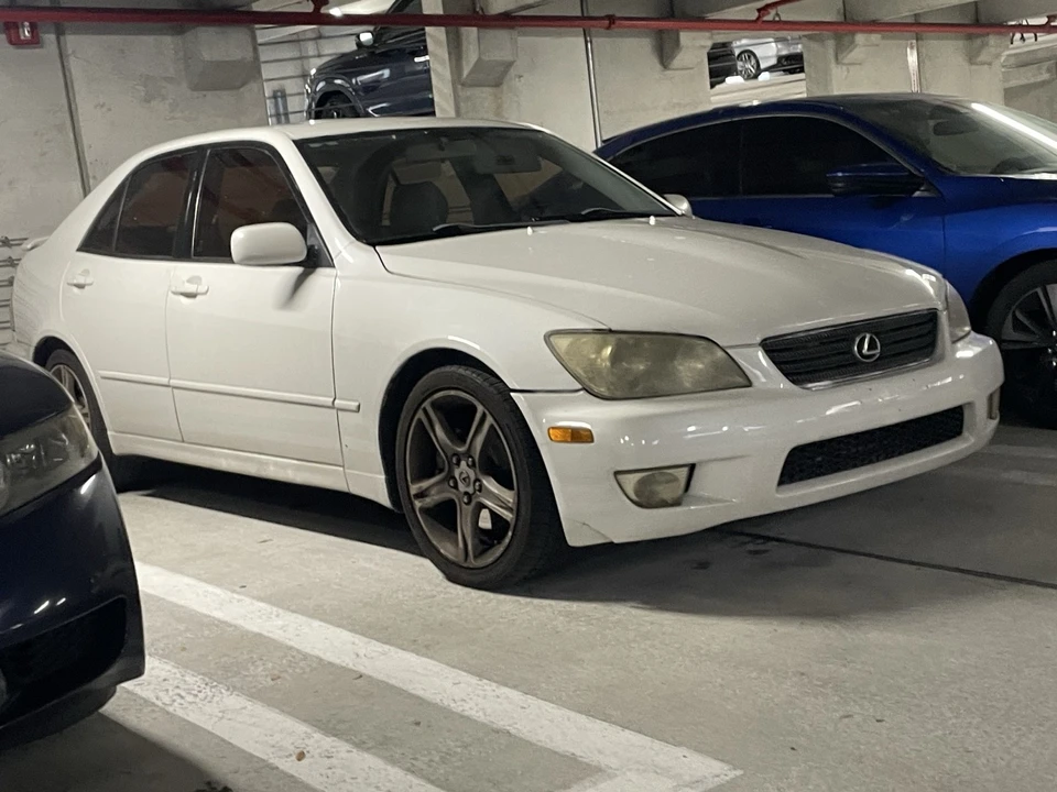 2001 Lexus IS 1st Gen - Image 4 of 13