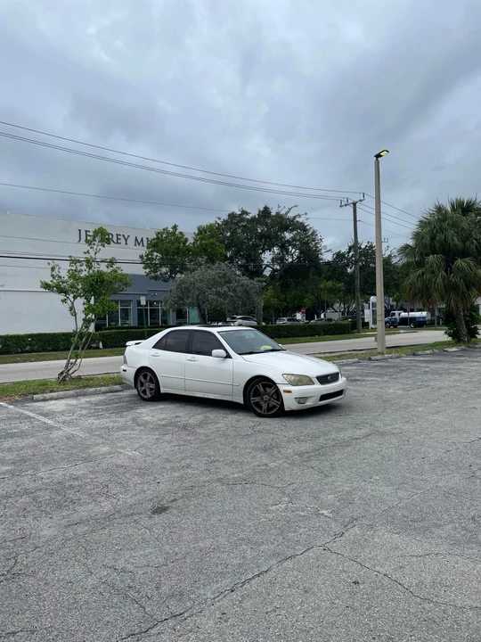 2001 Lexus IS 1st Gen - Image 2 of 13