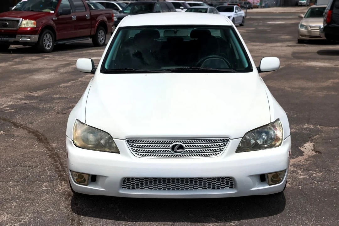 2001 Lexus IS 1st Gen - Image 19 of 21