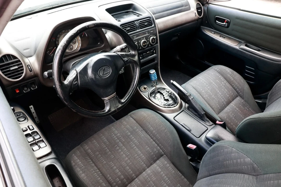 2001 Lexus IS 1st Gen - Image 4 of 21