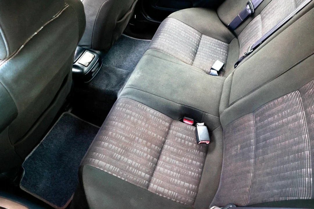 2001 Lexus IS 1st Gen - Image 10 of 21