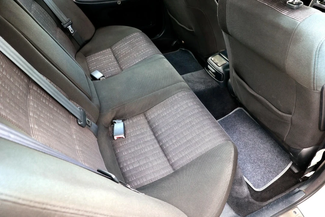 2001 Lexus IS 1st Gen - Image 12 of 21